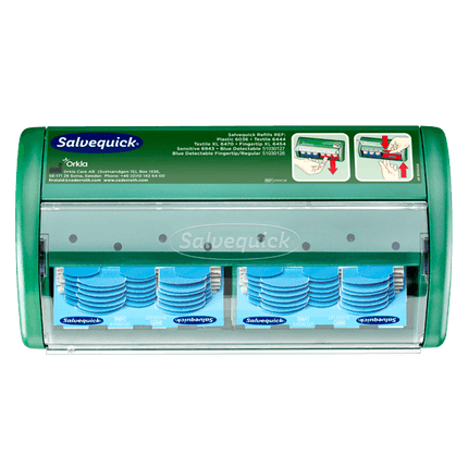 Blå spårbara plåsterautomat med refiller av plastplåster, Cederroth Akutstation. Mått B 23 x H 12 x D 5,5 cm.