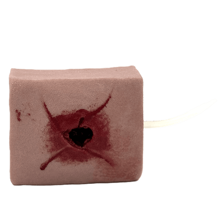 sårskademodul skottskada för realistisk träning i tamponering och sårpackning, med blodkälla anslutning.